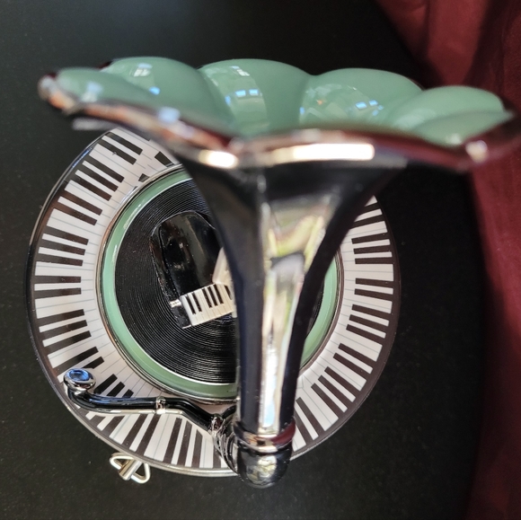 Porcelain Musical Jazz Theme Storage Box with Removable Spindle by Twinkle - Picture 2 of 10